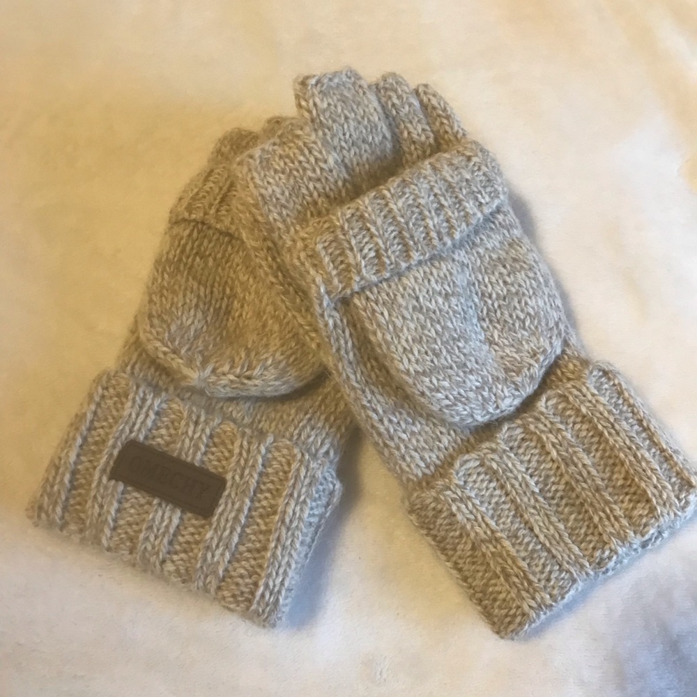 Omechy Beige Fingerless Gloves/Mittens